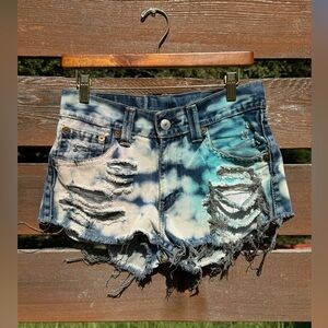 Altered Distressed Levi Short Shorts 30W